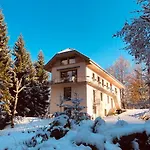 シャレー Le Moulin Des Olirics サランシュ